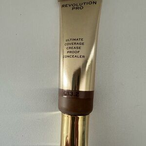 Makeup Revolution Pro Ultimate Coverage Concealer - C13.2